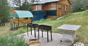 Мангальная зона возле домиков (июнь 2025).
