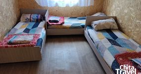 Дом №25 (3-х местный) - 3 односпальные кровати, стол, стулья (июль 2025).