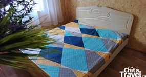 Дом №23 2-х местный: двуспальная кровать, стол, стулья, холодильник, эл.чайник (июль 2025).