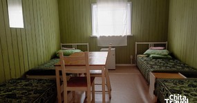 Дом 2 №4 (4 места) (4 односпальных кровати, стол, 2 стула, зеркало, шкафчик, веранда, на веранде раковина вместе с №4) (май 2025).