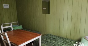 Дом 2 №4 (4 места) (4 односпальных кровати, стол, 2 стула, зеркало, шкафчик, веранда, на веранде раковина вместе с №4) (май 2025)