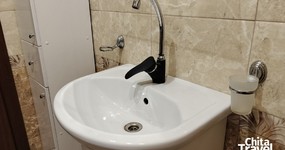 Сан.узел - раковина, унитаз, душ.