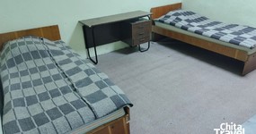 Корпус 1 №11 - 3 деревянные односпальные кровати. Отдельный вход. Стол, стулья. Холодильник, плитка, эл.чайник (май 2025).