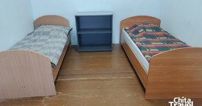 Корпус 2 №2 - 2-х местный номер, 2 деревянные односпальные кровати. Отдельный вход. Холодильник, плитка, эл.чайник (май 2025).