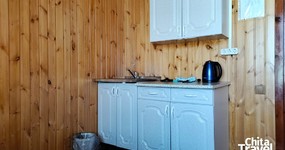 №12 (2-х местный) - двуспальная кровать, кухонная зона, холодильник, эл.чайник, кухонный гарнитур, стол, стулья, шкаф, раковина (май 2025).