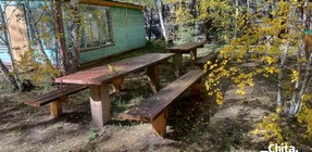 Столики возле летней кухни (сентябрь 2025).