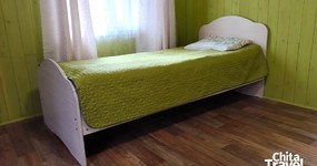 Одна двуспальная кровать и 2 односпальные, эл. чайник, тумбочка (май 2025).