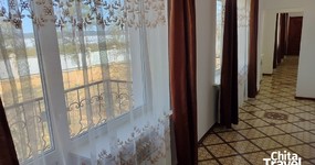 Коридор на 2 этаже с балконами (май 2025).