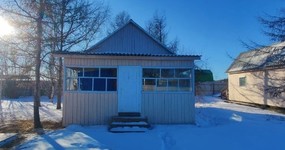 Летние домики (по 8 мест) - две комнаты по 4 места.