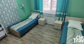 №2 (2 места) - 2 односпальные кровати, стол, стулья, эл. чайник, холодильник (декабрь 2025)