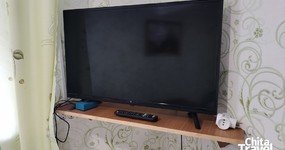 Дом №3 комната - 2-х спальный диван, односпальная кровать, столик, телевизор (июнь 2025).