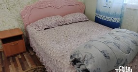 Дом №4 комната - 2-х спальная кровать,односпальная кровать, телевизор, маленький холодильник, эл. чайник (июнь 2025).