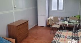Домик №3 (3 места) -  3 односпальные кровати, стол, стулья, холодильник, эл. чайник, комод (июль 2026).