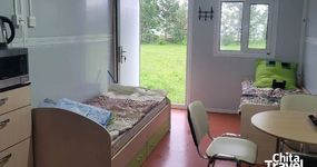 Домик №6 (3 места) -  3 односпальные кровати, стол, стулья, холодильник, эл. чайник, комод (июль 2026).