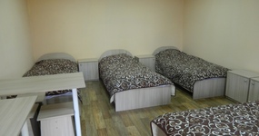 односпальные кровати, стол, стулья (май 2021)