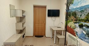 №4 (2 места) - 2 односпальные кровати, стол, стулья, телевизор (июнь 2026)
