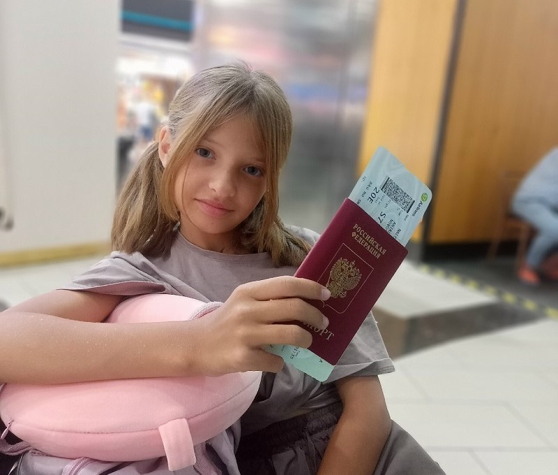 Детям до 14 лет для выезда за границу по суше потребуется заграничный паспорт.